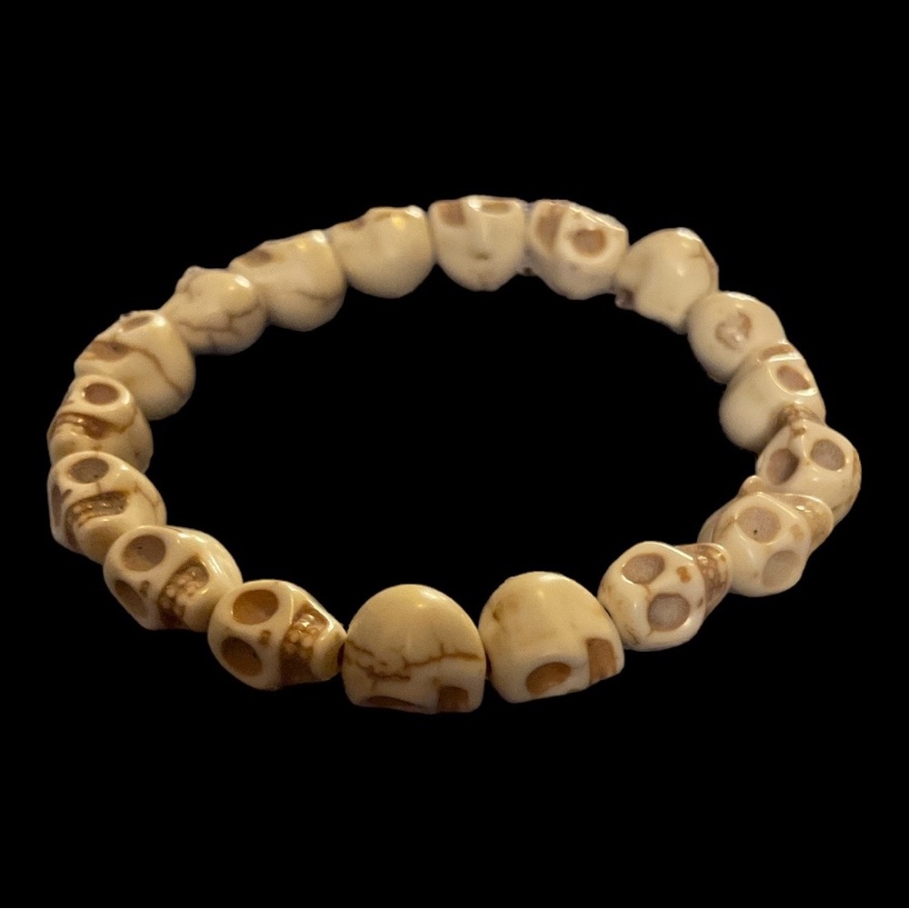 White Turquoise Skull Beaded Bracelet